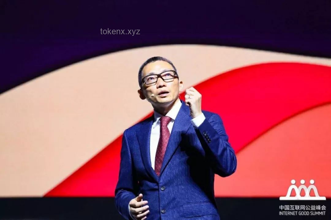 “颠覆式批判：马斯克痛批下的创新启示录” ,批判性思维,跨界融合,未来创新,颠覆式创新